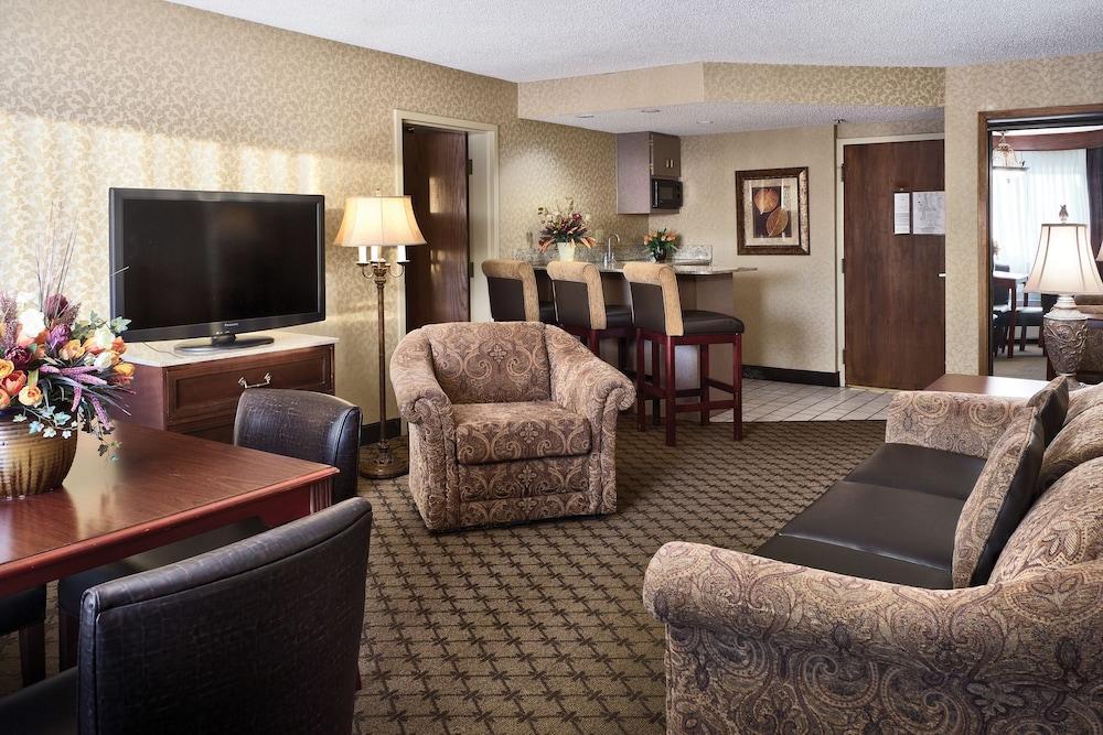 Best Western Plus Ramkota Hotel Sioux Falls Buitenkant foto
