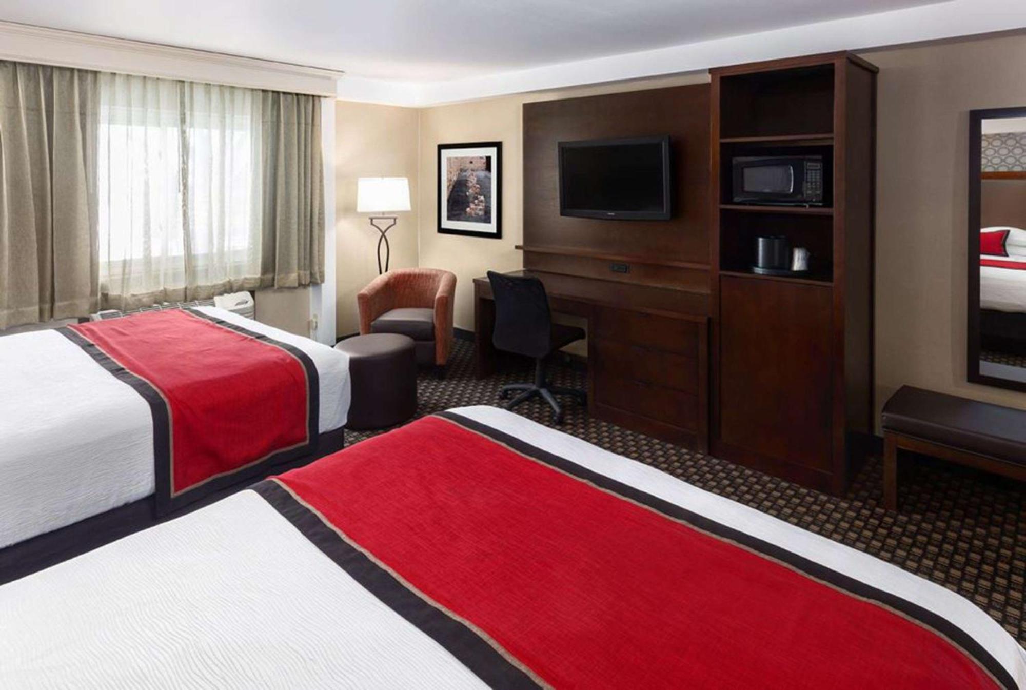 Best Western Plus Ramkota Hotel Sioux Falls Buitenkant foto