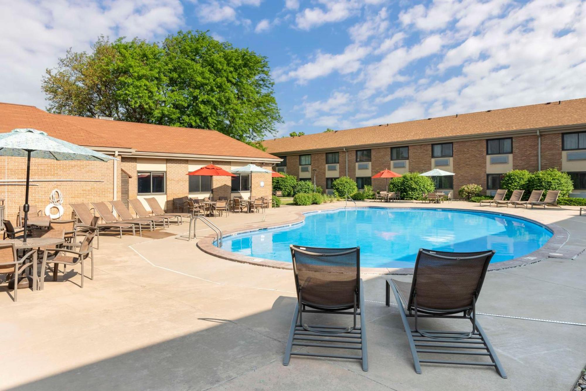 Best Western Plus Ramkota Hotel Sioux Falls Buitenkant foto